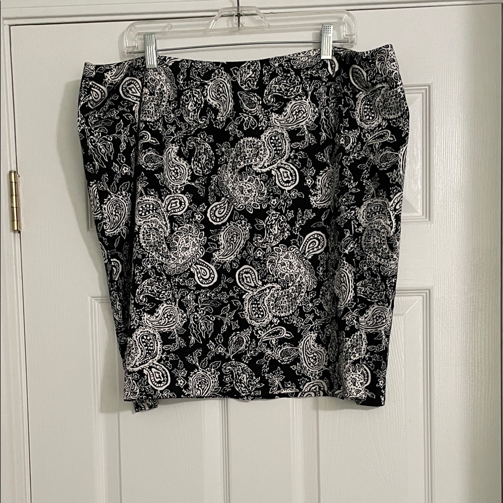 Lauren Ralph Lauren Black and White Paisley Pencil Skirt